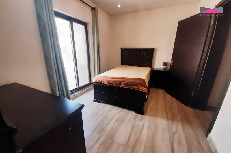 STUNNING SEAFRONT VILLA | PRIVATE GARDEN | MOVE-IN READY – Slide 12