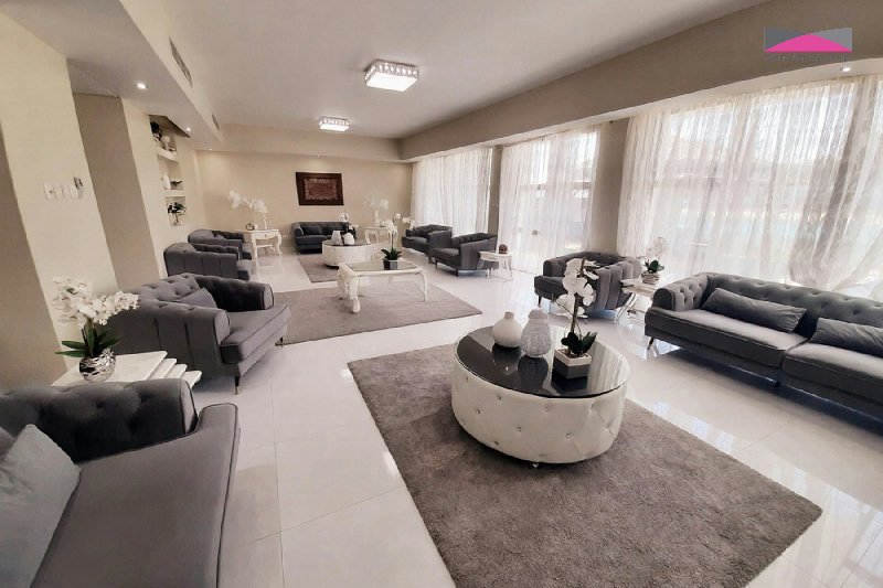 LUXURY BEACHFRONT VILLA | PRIVATE POOL & GARDEN | DIRECT BEACH ACCESS – Slide 3