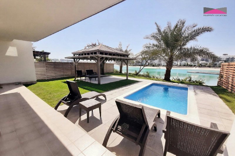 LUXURY BEACHFRONT VILLA | PRIVATE POOL & GARDEN | DIRECT BEACH ACCESS – Slide 1