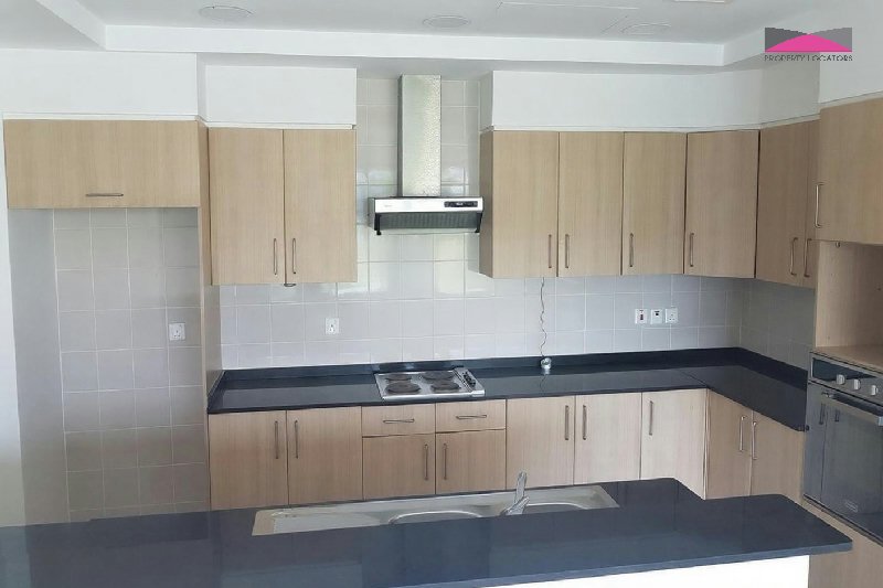 PRESTIGOUS BEACHFRONT PROPERTY | PRIVATE GARDEN | DIRECT BEACH ACCESS – Slide 5