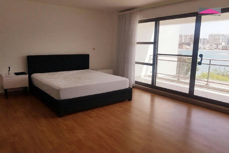 PRESTIGOUS BEACHFRONT PROPERTY | PRIVATE GARDEN | DIRECT BEACH ACCESS – Slide 7