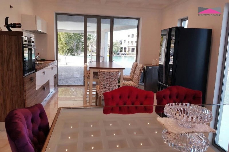 PANORAMIC WATER VIEW | INDOOR MASTER POOL | BOAT MOORING – Slide 5