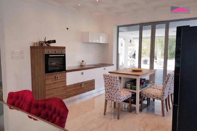 PANORAMIC WATER VIEW | INDOOR MASTER POOL | BOAT MOORING – Slide 4