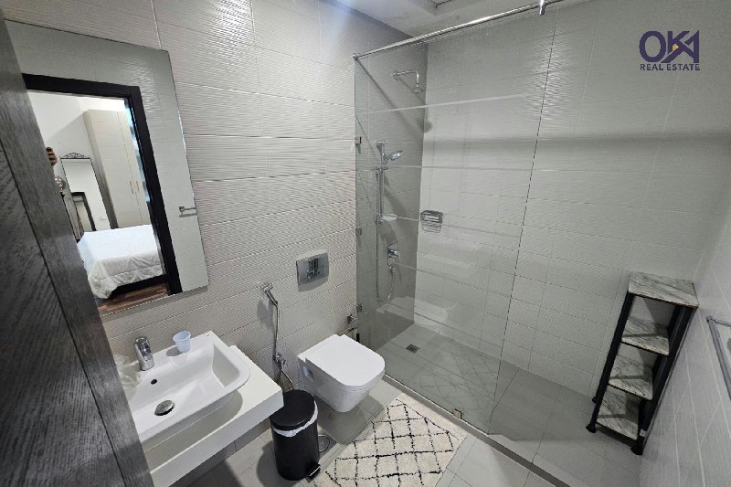 DUPLEX* 3 ASSIGNED PARKINGS * PRIVATE ENTRANCE – Slide 19