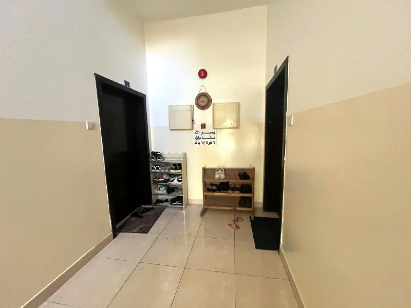 opportunity, spacious building, good income  - View 2