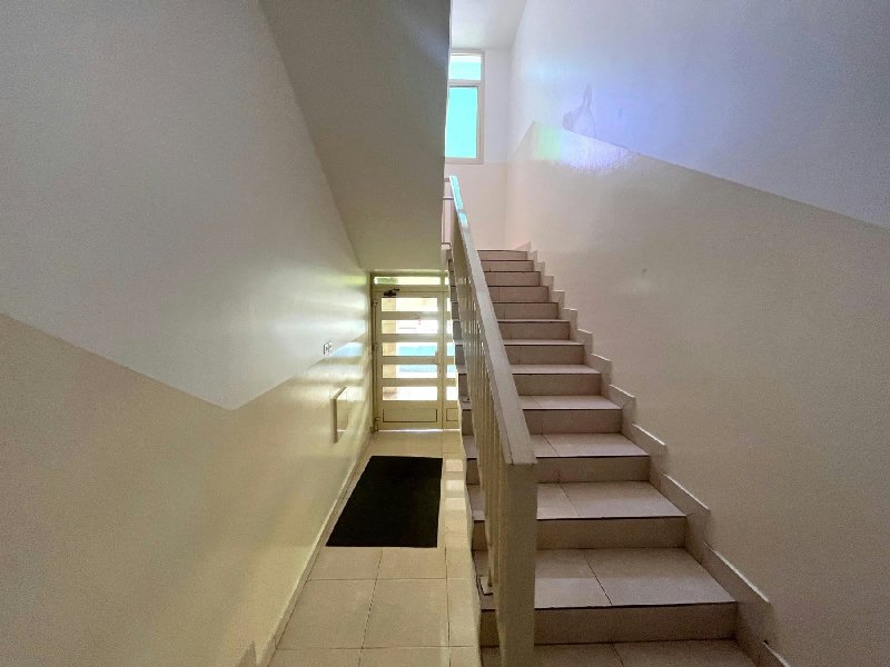 opportunity, spacious building, good income  - View 3