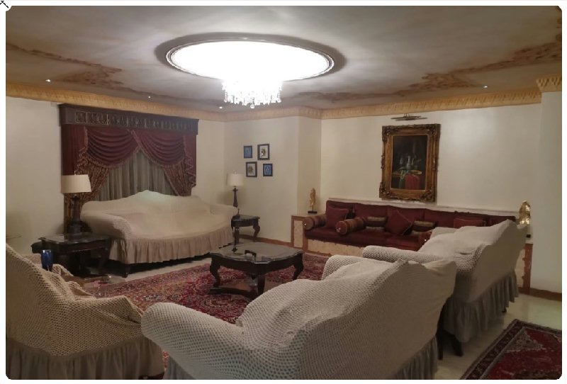 Luxurious and Spacious Villa in a Prime Location  – Slide 3