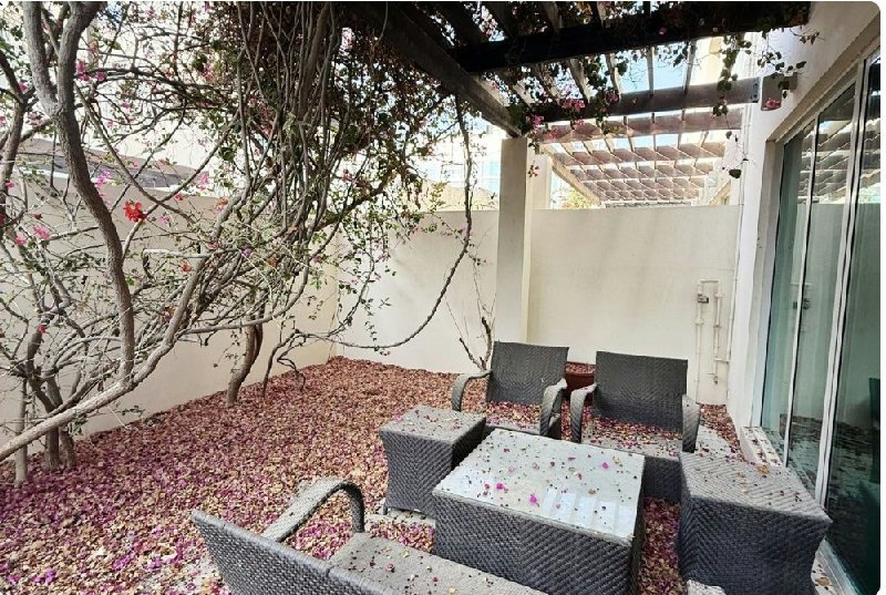 Furnished, elegant, quiet area, great price โ Slide 1