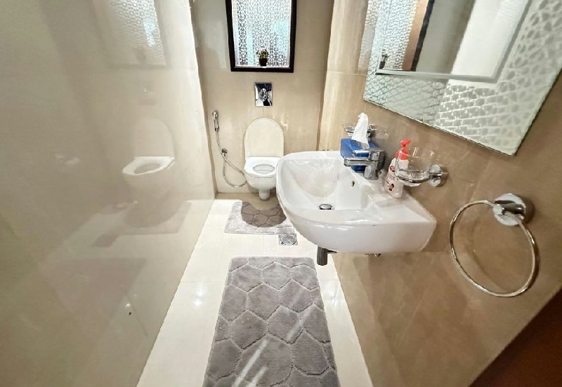 Stunning views, luxury living, elegant design – Slide 8