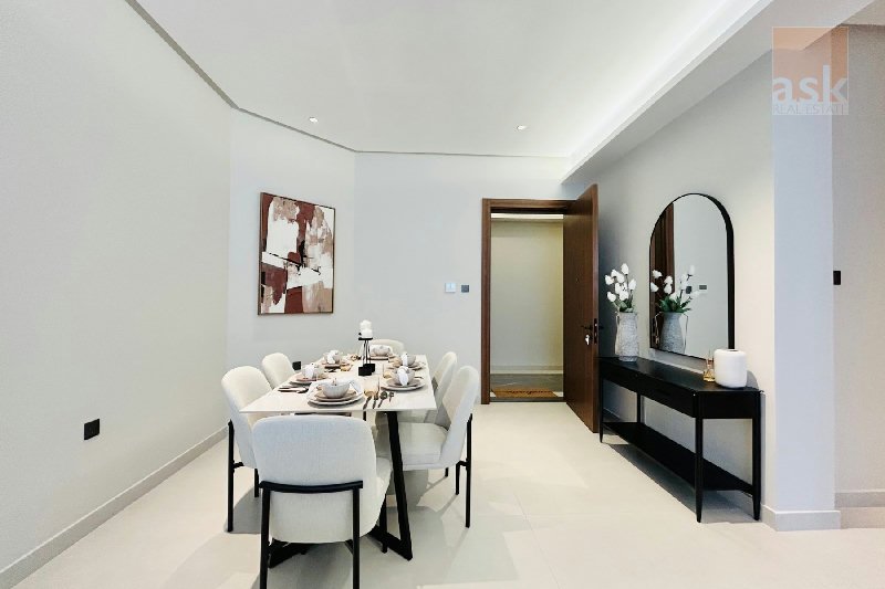 LUXURY | BRAND NEW | BALCONY | MODERN - View 2