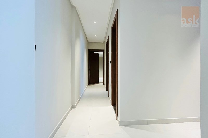 LUXURY | BRAND NEW | BALCONY | MODERN – Slide 3