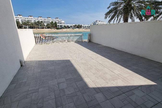Tranquil Beach Compound with Turquois Views and Swimming Pools - View 2