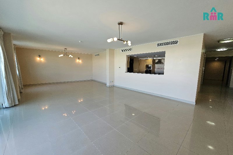 Dream Beachfront Home With a Stunning View, Terraced – Slide 3