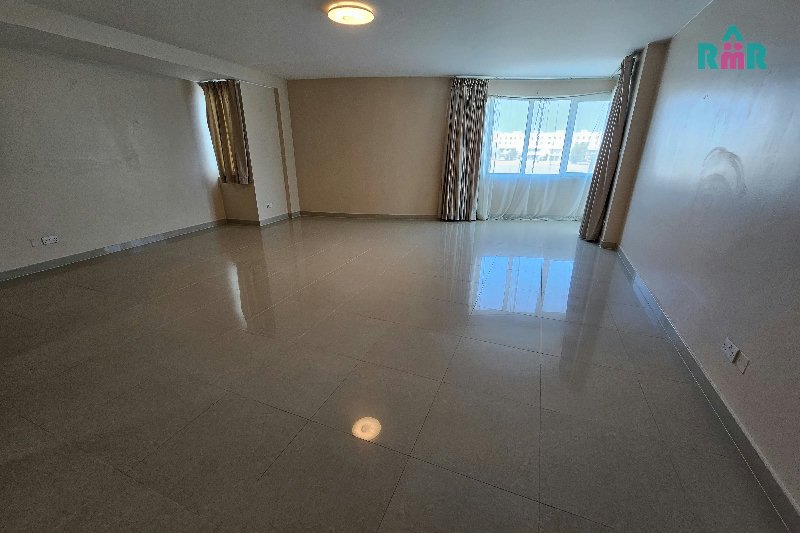 Dream Beachfront Home With a Stunning View, Terraced – Slide 7