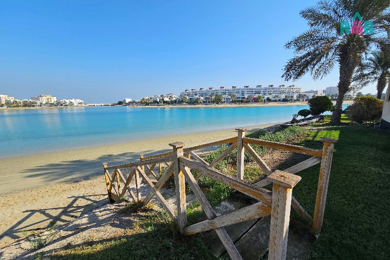 Detached Beachfront Villa/Garage/Private Swimming Pool/Garden – Slide 5