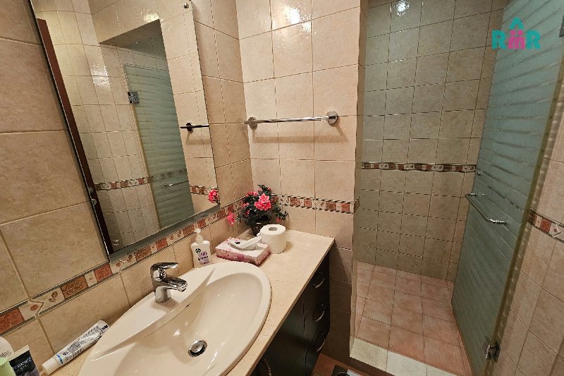 Detached Beachfront Villa/Garage/Private Swimming Pool/Garden – Slide 24