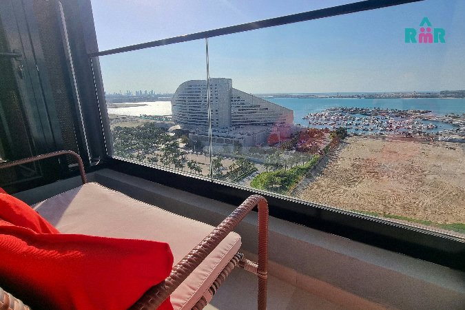 Sea and Marina Views / Closed Kitchen / Modern Finishing – Slide 2