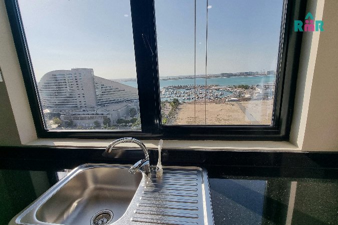 Sea and Marina Views / Closed Kitchen / Modern Finishing – Slide 9