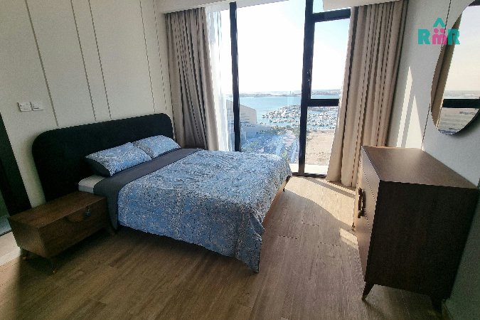 Sea and Marina Views / Closed Kitchen / Modern Finishing – Slide 10