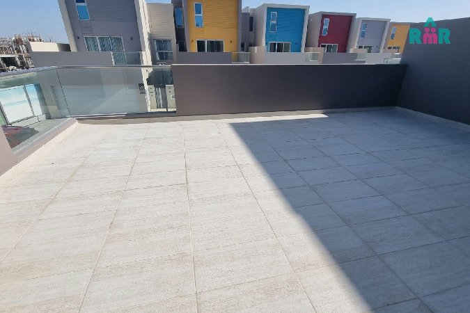 Oceanfront Living/Modern Developed Facilities – Slide 5