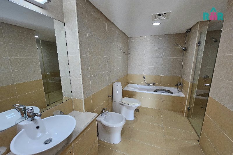 Dream Beachfront Home With a Stunning View, Terraced – Slide 8