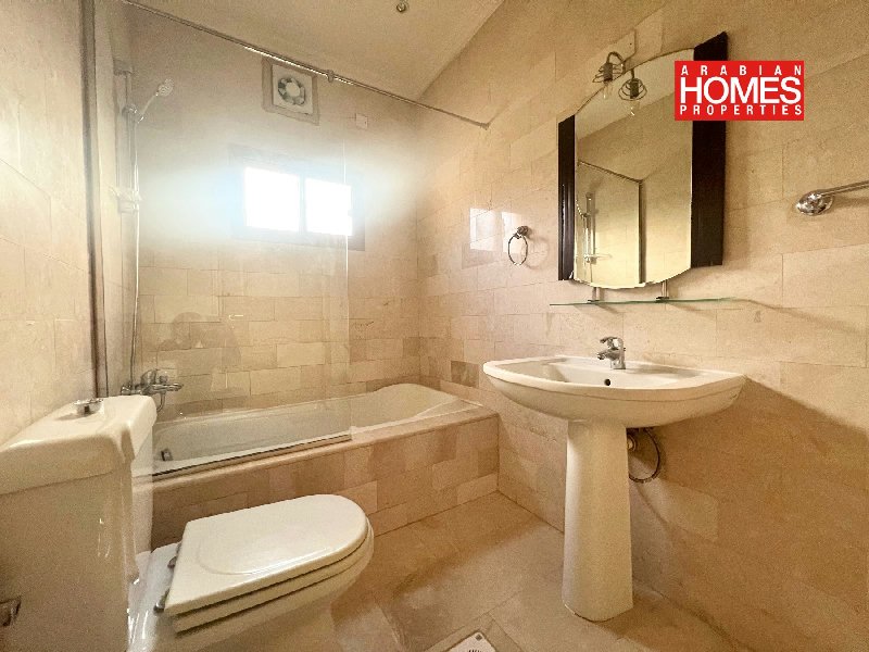 4 BEDROOM VILLA WITH PRIVATE POOL AND GARDEN – Slide 9