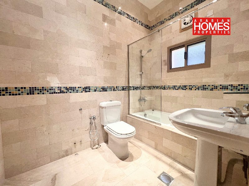 4 BEDROOM VILLA WITH PRIVATE POOL AND GARDEN – Slide 11