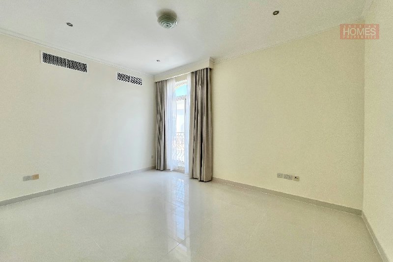 FULLY RENOVATED 3 BEDROOM VILLA – Slide 5