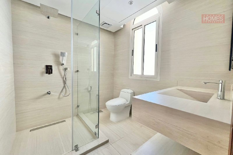 FULLY RENOVATED 3 BEDROOM VILLA – Slide 9