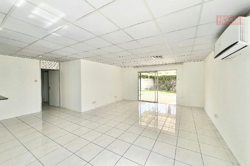 STUNNING 3 BEDROOM BEACH ACCESS VILLA WITH PRIVATE GARDEN – Slide 9