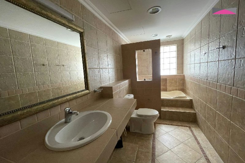 Well-Appointed 3-Bedroom Family Apartment in Saar – Slide 6