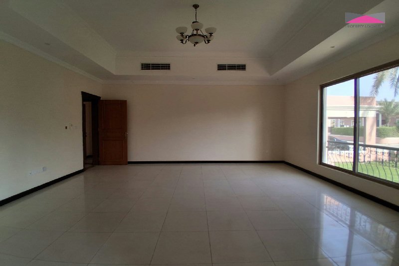 Beautifully Presented 4-Bedroom Villa with Private Patio in Hamala – Slide 3