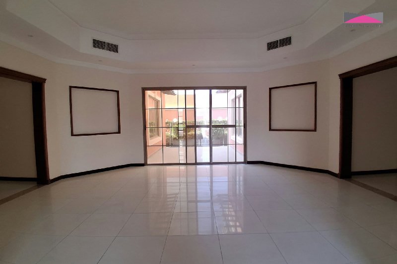 Beautifully Presented 4-Bedroom Villa with Private Patio in Hamala – Slide 5