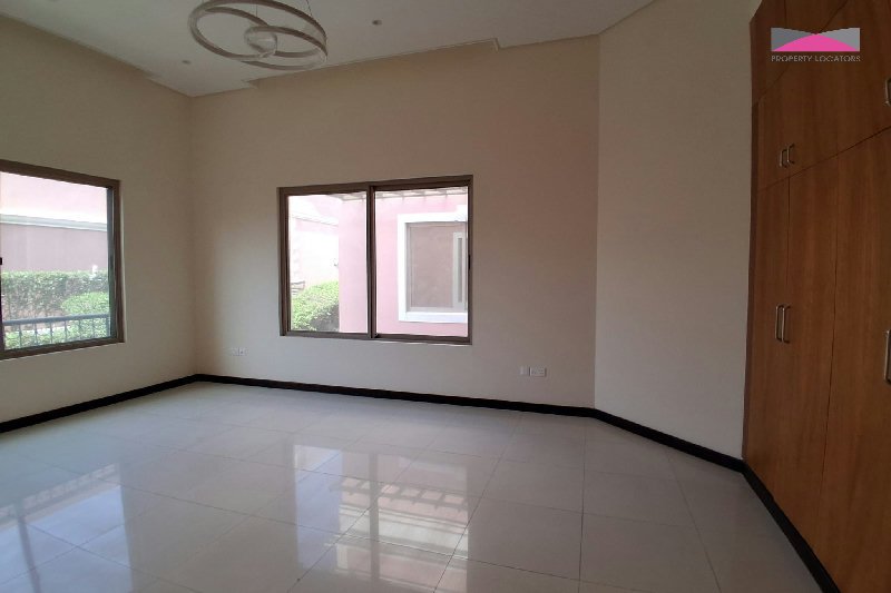 Beautifully Presented 4-Bedroom Villa with Private Patio in Hamala – Slide 16