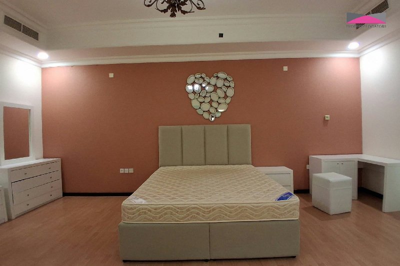 Exceptional 4-Bedroom Compound Villa for Rent in Janabiyah, Bahrain – Slide 11