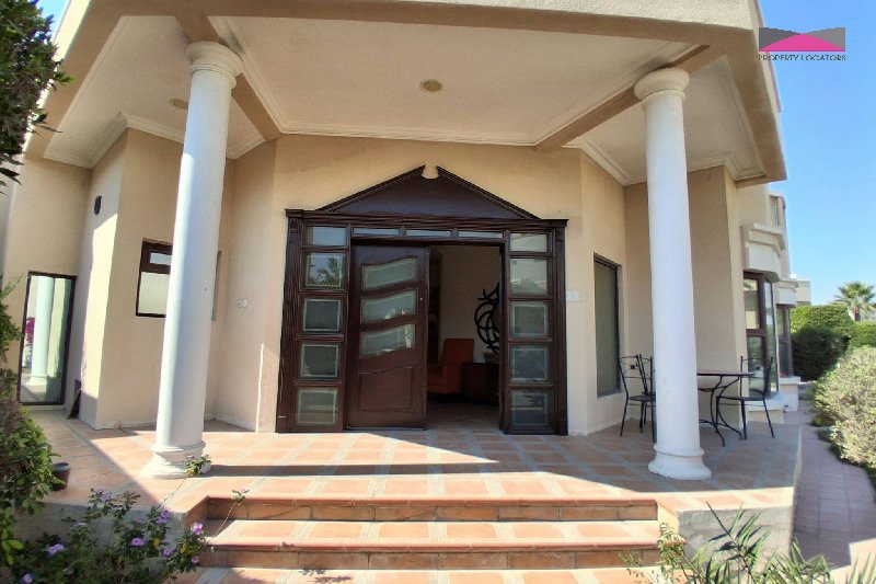 Exceptional 4-Bedroom Compound Villa for Rent in Janabiyah, Bahrain - Main view