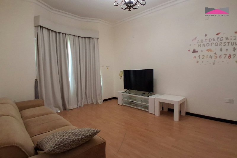 Exceptional 4-Bedroom Compound Villa for Rent in Janabiyah, Bahrain – Slide 8