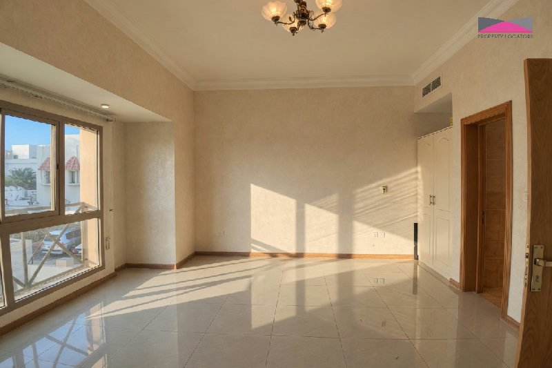 A FANTASTIC FAMILY VILLA WITH A GARDEN THAT REALLY DELIVERS – Slide 15