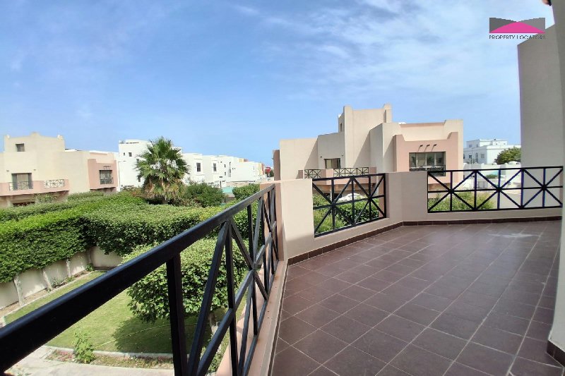 A FANTASTIC FAMILY VILLA WITH A GARDEN THAT REALLY DELIVERS - View 2