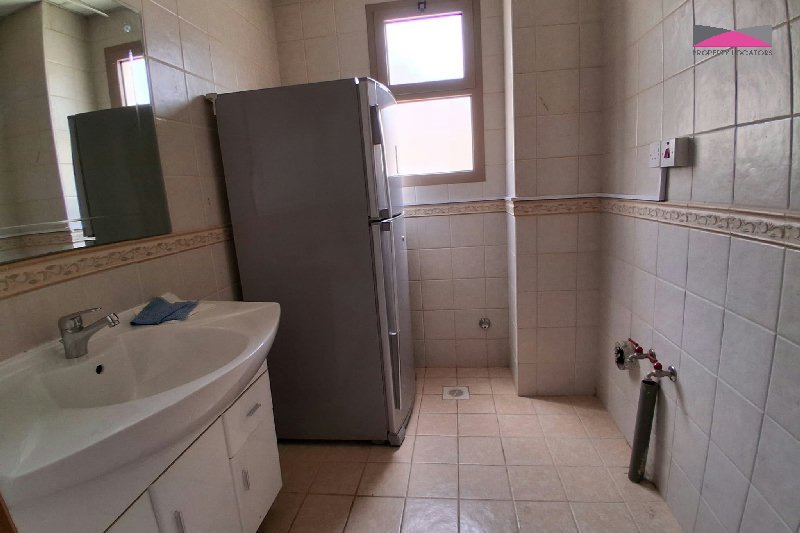 A FANTASTIC FAMILY VILLA WITH A GARDEN THAT REALLY DELIVERS – Slide 9