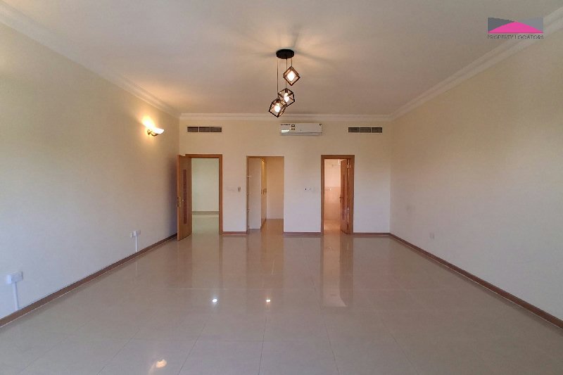 A FANTASTIC FAMILY VILLA WITH A GARDEN THAT REALLY DELIVERS – Slide 17