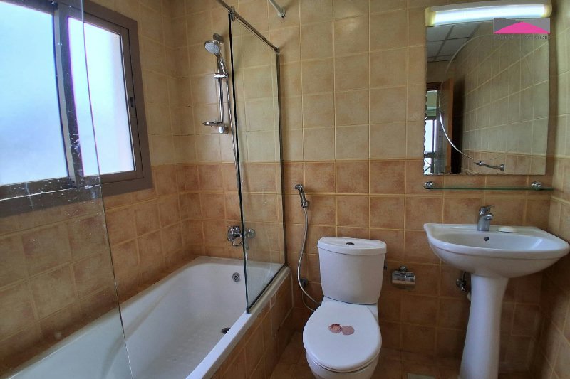 A FANTASTIC FAMILY VILLA WITH A GARDEN THAT REALLY DELIVERS – Slide 16