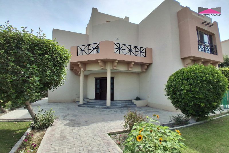 A FANTASTIC FAMILY VILLA WITH A GARDEN THAT REALLY DELIVERS - Main view