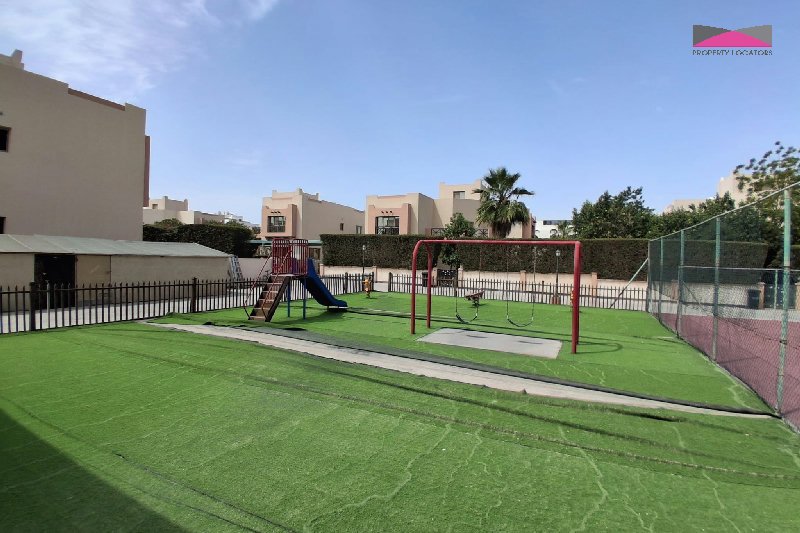 A FANTASTIC FAMILY VILLA WITH A GARDEN THAT REALLY DELIVERS – Slide 20