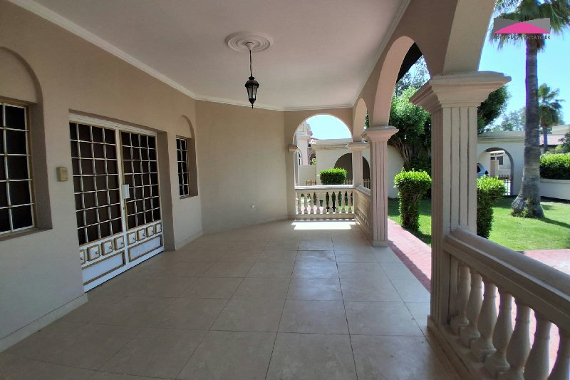 Elegant 4-Bedroom Villa with Private Garden | Janabiya - View 2