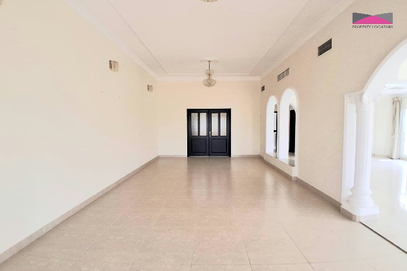 Elegant 4-Bedroom Villa with Private Garden | Janabiya – Slide 3