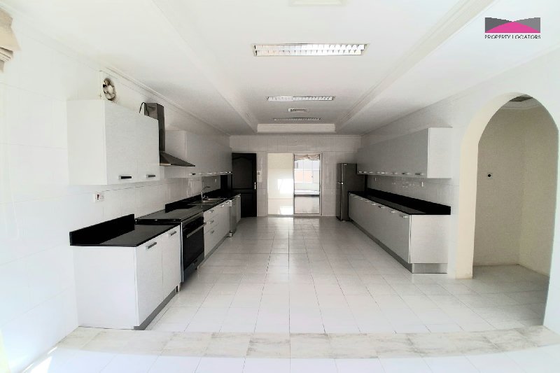 Elegant 4-Bedroom Villa with Private Garden | Janabiya – Slide 9