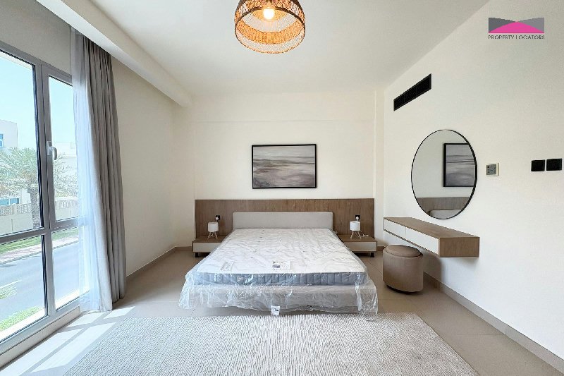 Elegant Fully Furnished Home with Pool and Gym Access – Slide 13