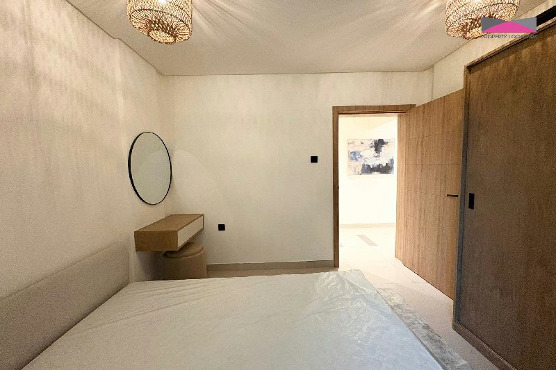 Elegant Fully Furnished Home with Pool and Gym Access – Slide 8