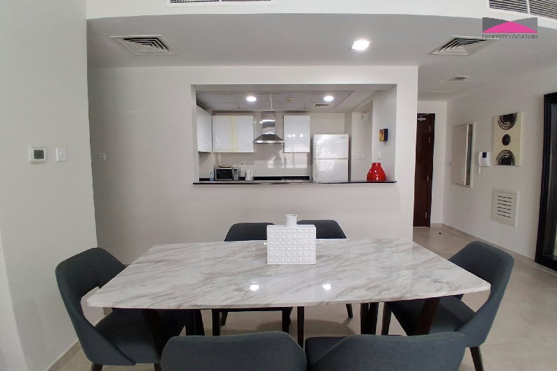 SPACIOUS and STYLISH 2BR APARTMENT  – Slide 4